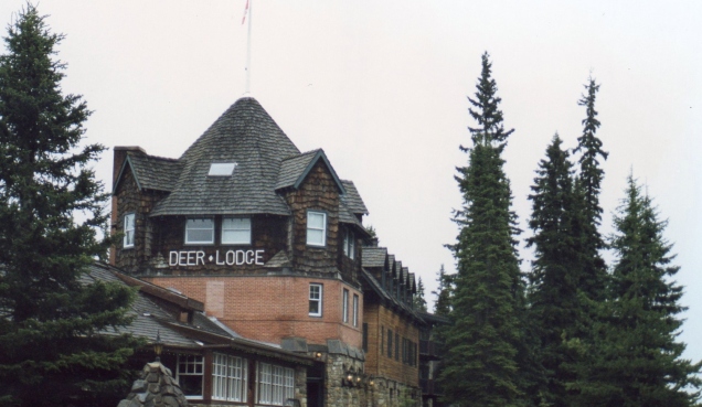 Ficamos em grande estilo, no Deer Lodge, perto do lago Louise